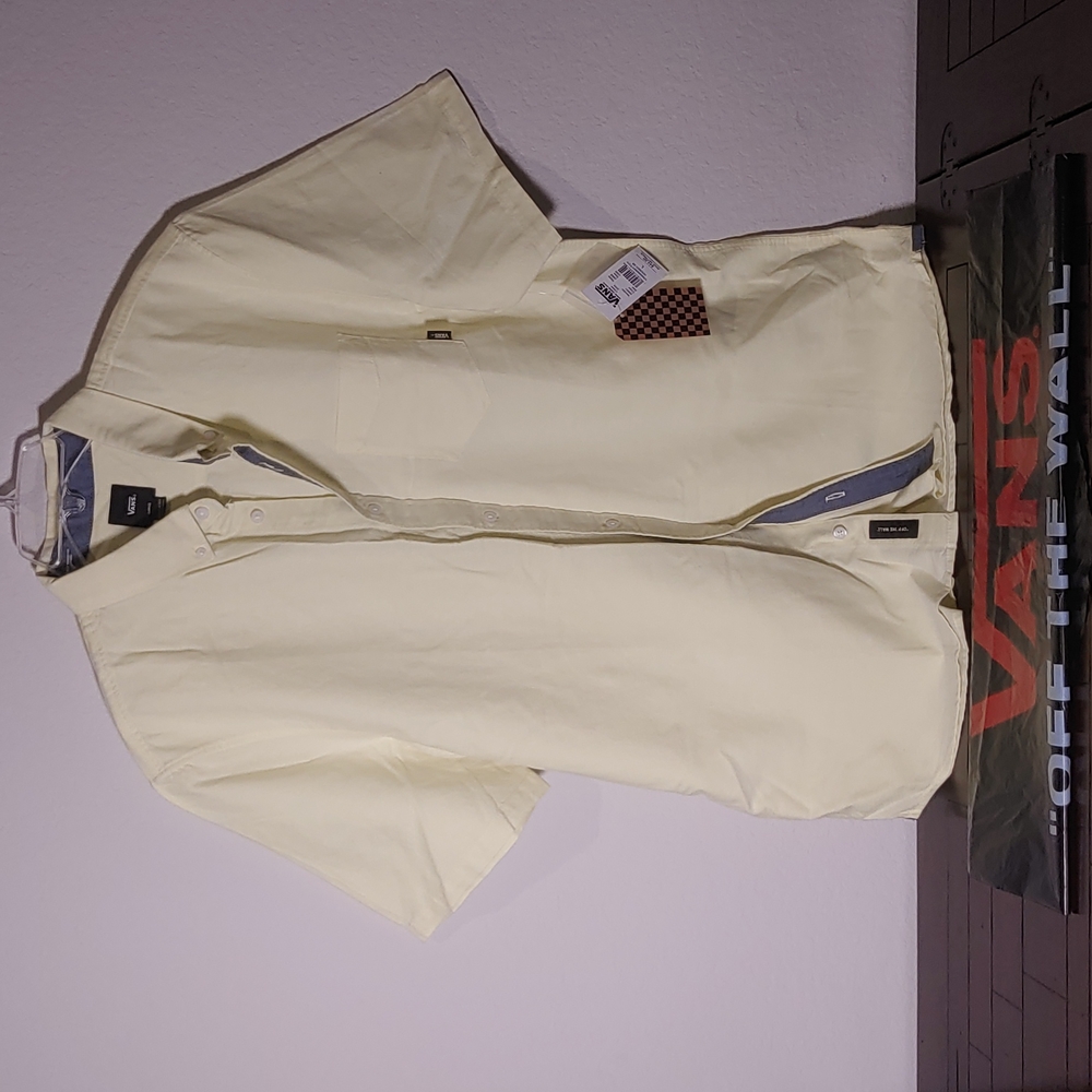 VANS Men's Houser Short Sleeve Pastel Yellow Shirt - size Large - NEW w/tag